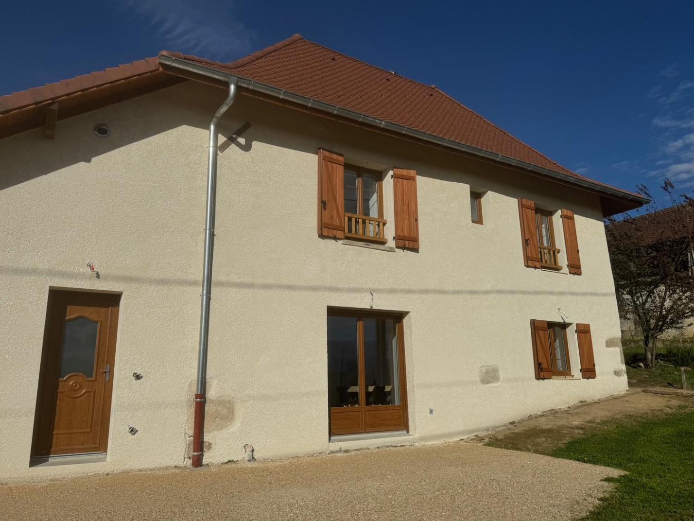 Maison Leonora Saint-Genix-sur-Guiers Экстерьер фото